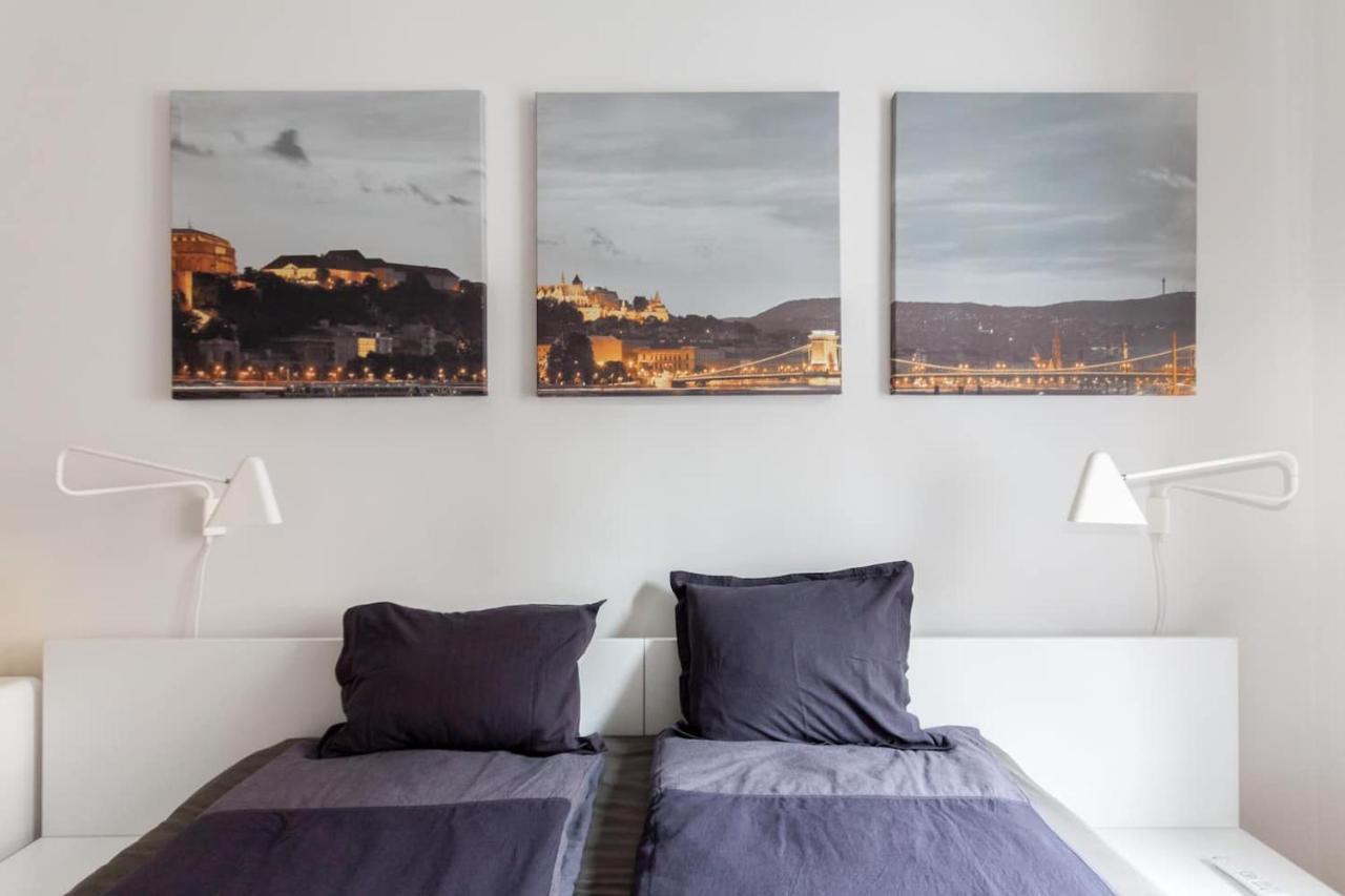 Bpr Sophisticated Astoria Suite With Balcony — Photos 3